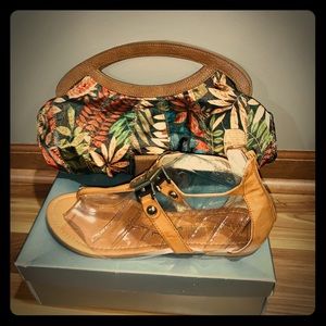 Cognac thong toe sandals & FREE clutch purse!